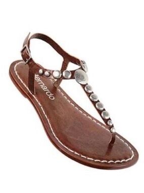 Bernardo Brown T-Strap Studded Leather Sandal size 8 chocolate brown and silver
